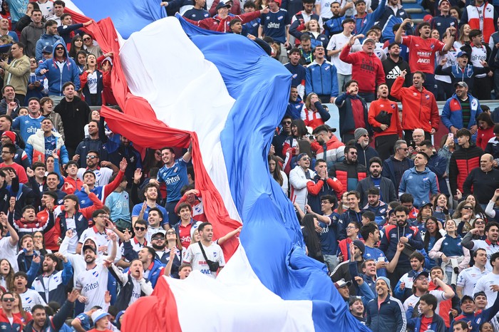 Hinchada de Nacional en el estadio Centenario (archivo, agosto de 2024). · Foto: Alessandro Maradei