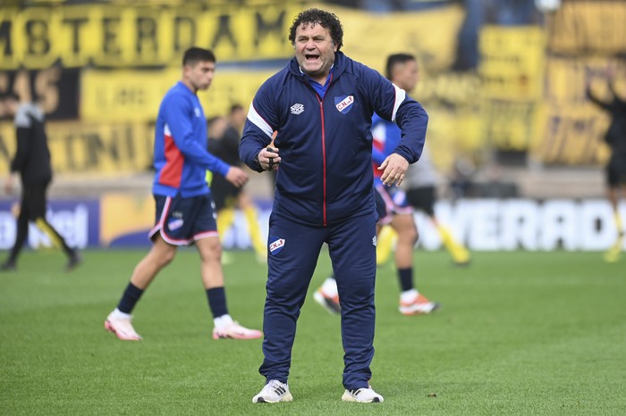 Marcelo Tulbovitz trabajando en Nacional. (archivo, agosto de 2024) · Foto: Alessandro Maradei