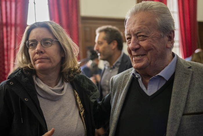 Nibia Reisch y Carlos Moreira, el 7 de agosto, durante la conferencia de prensa en la Intendencia de Colonia. · Foto: Ignacio Dotti