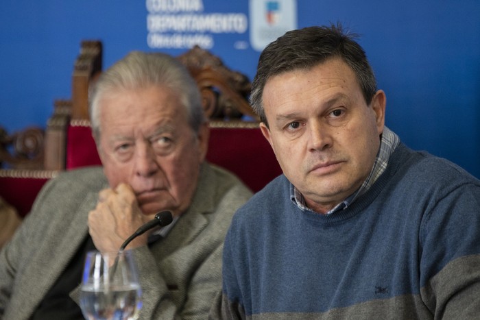 Carlos Moreira y Rodney Colina, el 7 de agosto, en la Intendencia de Colonia. · Foto: Ignacio Dotti