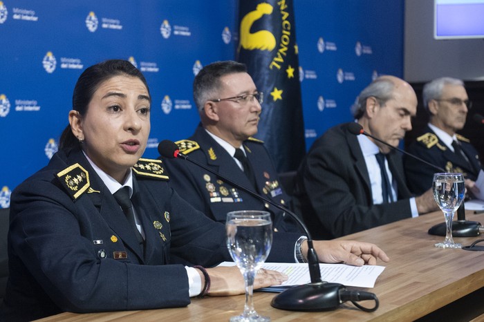 Angelina Ferreira, José Manuel Azambuya, Pablo Abdala y Jhonny Diego, el 7 de agosto, en el Ministerio del Interior. · Foto: Alessandro Maradei