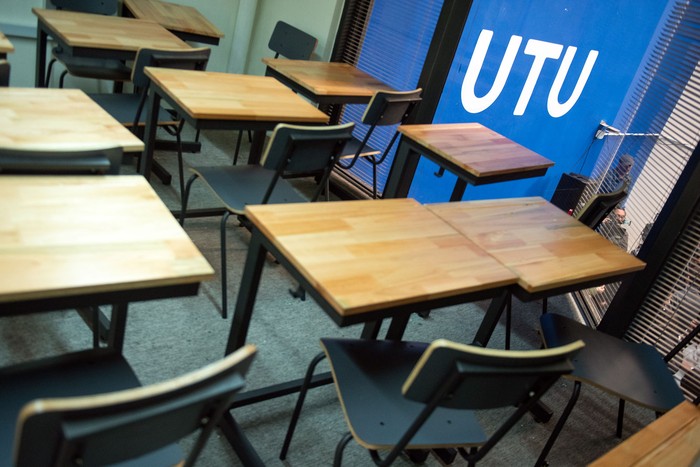 Foto principal del artículo 'Este jueves hay paro en UTU a nivel nacional por agresión y amenazas a docentes en escuela técnica de Flor de Maroñas' · Foto: Gianni Schiaffarino