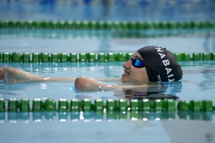 Hanna Arias en la piscina del club Plaza de Colonia (archivo, agosto de 2024). · Foto: Ignacio Dotti