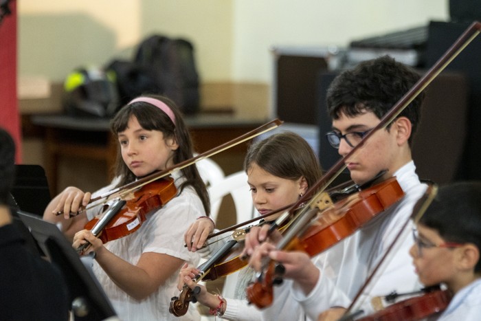 Ensayo abierto del programa Un niño, un instrumento, en Juan Lacaze. · Foto: Ignacio Dotti