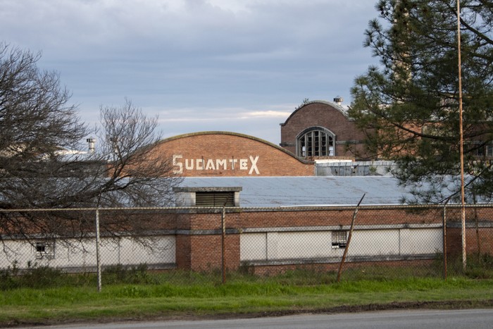 Edificio de Sudamtex en Colonia (archivo, agosto de 2024). · Foto: Ignacio Dotti