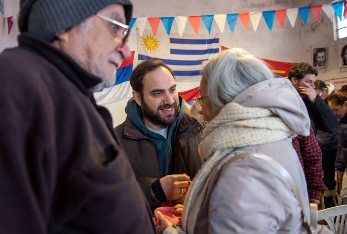 Gonzalo Civila, el 25 de agosto, en el comité Olagüe, en la zona del ex Mercado Modelo. · Foto: Martín Varela Umpiérrez