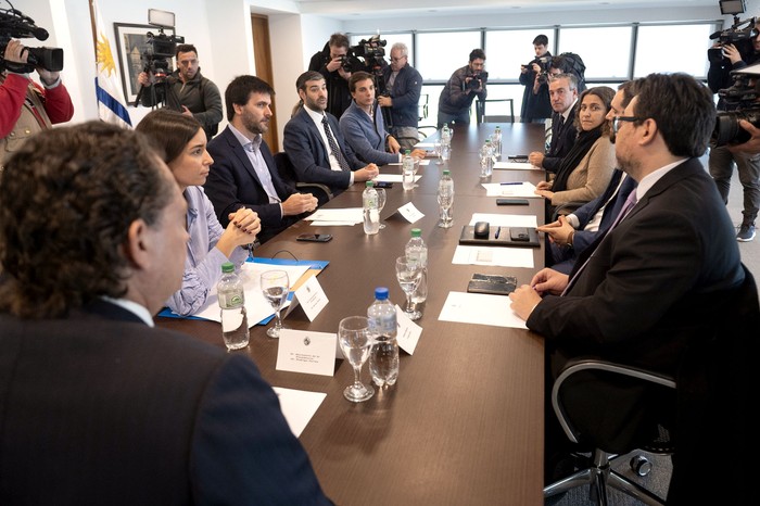 Reunión de la Intendencia de Montevideo con el Ministerio del Interior y Presidencia por internación compulsiva, el 28 de agosto, en la Torre Ejecutiva · Foto: Alessandro Maradei