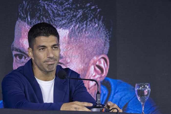 Luis Suárez durante la conferencia de prensa, el 2 de setiembre, en el estadio Centenario. · Foto: Rodrigo Viera Amaral