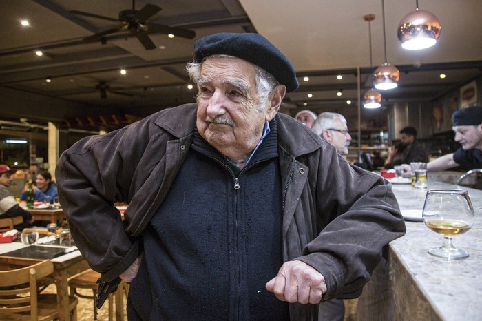 José Mujica en el bar De Vida, en el Paso Molino (archivo, setiembre de 2019). · Foto: Ernesto Ryan