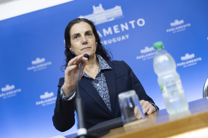 Azucena Arbeleche, el 5 de setiembre, durante una conferencia de prensa. · Foto: Ernesto Ryan