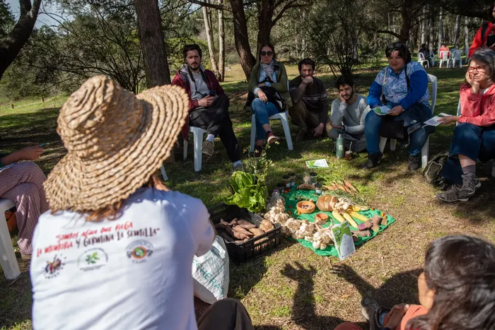 Taller de semillas nativas, durante el encuentro de Agroecología (archivo, setiembre de 2024) · Foto: Martín Varela Umpiérrez