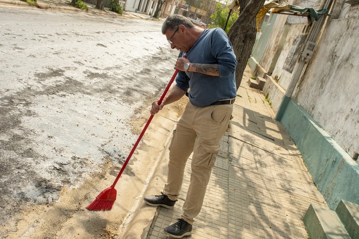 Calle cerrada en el barrio Centro, en Juan Lacaze, producto de la repavimentación que se viene realizando luego de la obra de saneamiento. (archivo, setiembre de 2024) · Foto: Ignacio Dotti