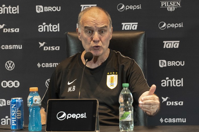 Marcelo Bielsa durante conferencia de prensa. · Foto: Alessandro Maradei