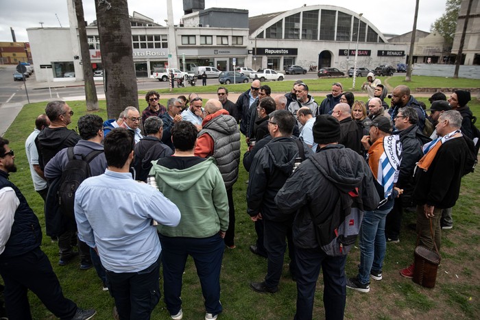 Asamblea de trabajadores de Copsa, el 25 de setiembre, después de la mesa tripartita en el Ministerio de Trabajo y Seguridad Social. · Foto: Mara Quintero