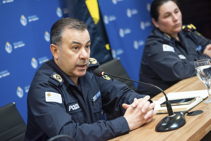 Efraín Abreu y Ana Lía Ramírez, durante la conferencia de prensa en el MI por el partido entre Peñarol -Flamengo. · Foto: Gianni Schiaffarino