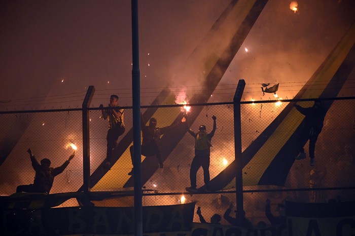 Hinchas de Peñarol, el 26 de setiembre, en el Campeón del Siglo. · Foto: Alessandro Maradei