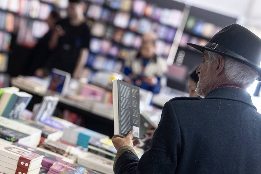 20251217 Premios a las Letras