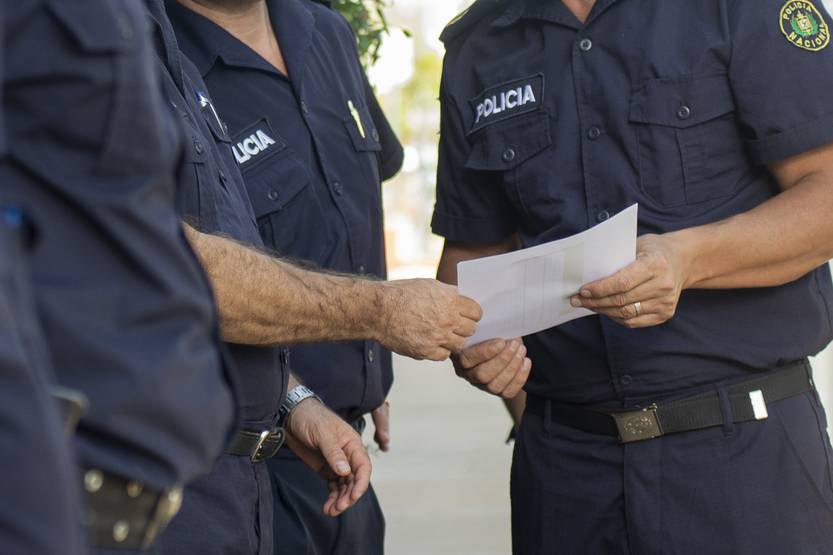 20220411 policías canarios