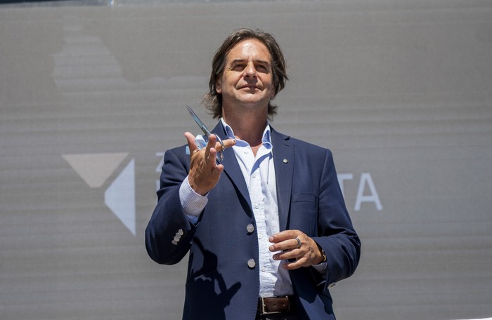 Luis Lacalle Pou, en la inauguración de las obras de Zona Franca de Servicios del Plata, en Colonia del Sacramento. · Foto: Ignacio Dotti