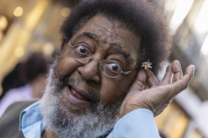 Ruben Rada, el 18  de octubre, en la Ciudad Vieja de Montevideo. · Foto: Ernesto Ryan