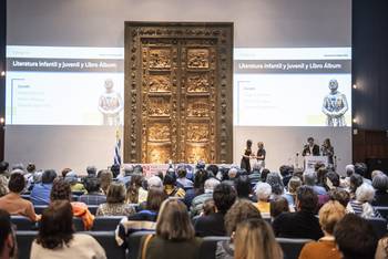 Premios Bartolomé Hidalgo 2024, en el marco de la 46ª Feria Internacional del Libro de Montevideo. · Foto: Diego Vila