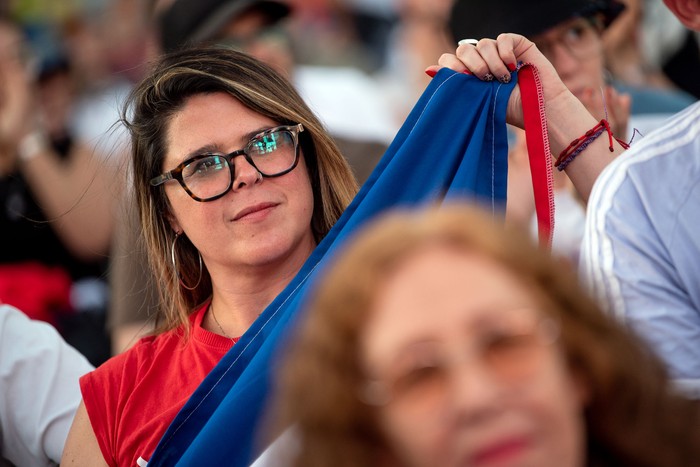 Foto principal del artículo 'Encuesta de Opción de cara al balotaje: 48,5% votaría a Orsi y 45,1% a Delgado' · Foto: Gianni Schiaffarino