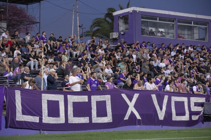 Hinchada de Defensor Sporting, en el estadio Luis Franzini (archivo, octubre de 2024). · Foto: Rodrigo Viera Amaral