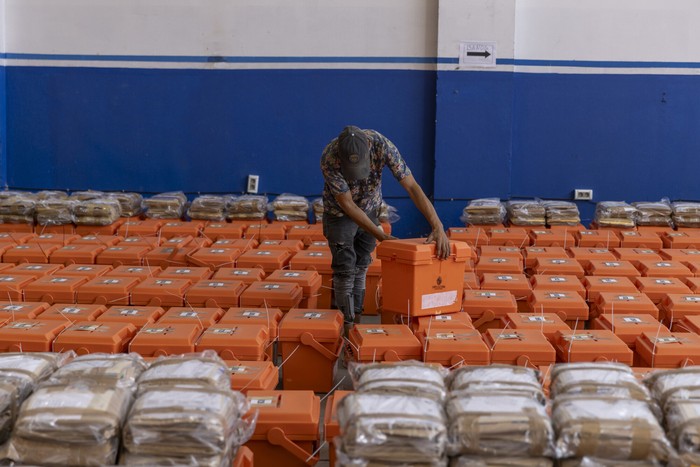 Urnas de votación en la Corte Electoral para las elecciones nacionales 2024. · Foto: Ernesto Ryan