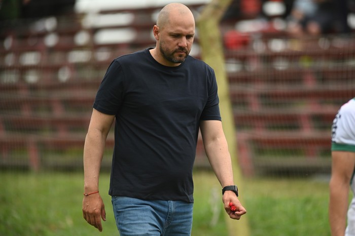 Jadson Viera, entrenador de Boston River, durante un partido en el estadio Obdulio Varela (archivo, octubre de 2024). · Foto: Alessandro Maradei