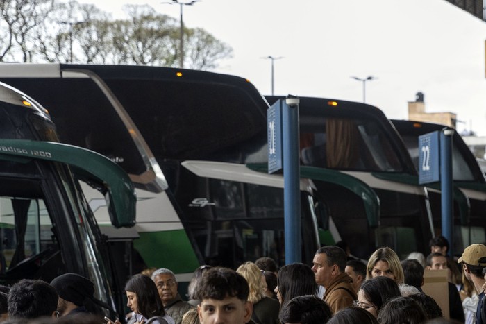 Foto principal del artículo 'Accidente de ómnibus Nuñez: abogado de doce víctimas presentó denuncia ante el MTOP y MTSS por “presuntos incumplimientos” en normativa' · Foto: Rodrigo Viera Amaral