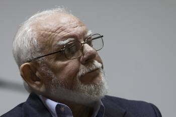 Ricardo Medina durante una audiencia de control de acusación de la causa Michelini-Gutiérrez Ruiz, en el juzado de la calle Juan Carlos Gómez, en Montevideo. · Foto: Ernesto Ryan