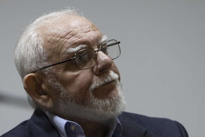 Ricardo Medina durante una audiencia de control de acusación de la causa Michelini-Gutiérrez Ruiz, en el juzado de la calle Juan Carlos Gómez en Montevideo. · Foto: Ernesto Ryan