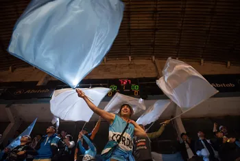 Hinchada de Cordón (archivo, octubre de 2024) · Foto: Gianni Schiaffarino