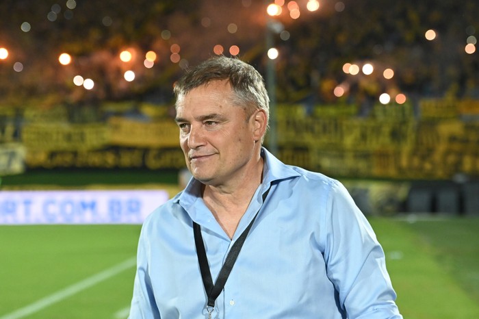 Diego Aguirre, el 30 de octubre, durante el partido ante Botafogo en el estadio Centenario. · Foto: Alessandro Maradei