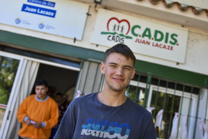 Personas que asisten a Cadis en Juan Lacaze. · Foto: Ignacio Dotti