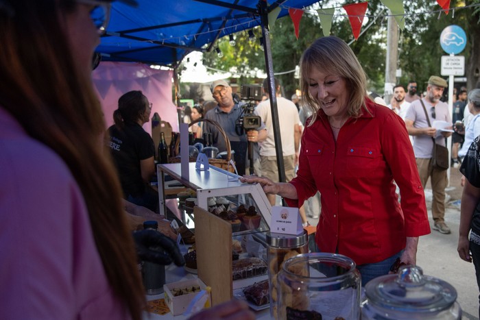 Carolina Cosse en feria Gastronómica de San José, plaza independencia, San José de Mayo · Foto: Mara Quintero