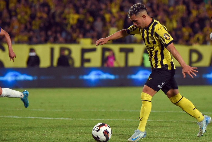 Leonardo Ferández, de Peñarol. · Foto: Gianni Schiaffarino