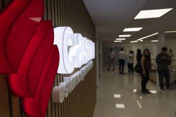 Foto principal del artículo 'Mientras el gobierno anuncia soluciones para el Casmu, trabajadores no médicos denuncian una “política de terror” de la empresa y fijan paro' · Foto: Ernesto Ryan