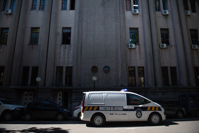 Foto principal del artículo 'El director de privación de libertad del Inisa fue cesado tras haber sido denunciado por violencia doméstica' · Foto: Gianni Schiaffarino