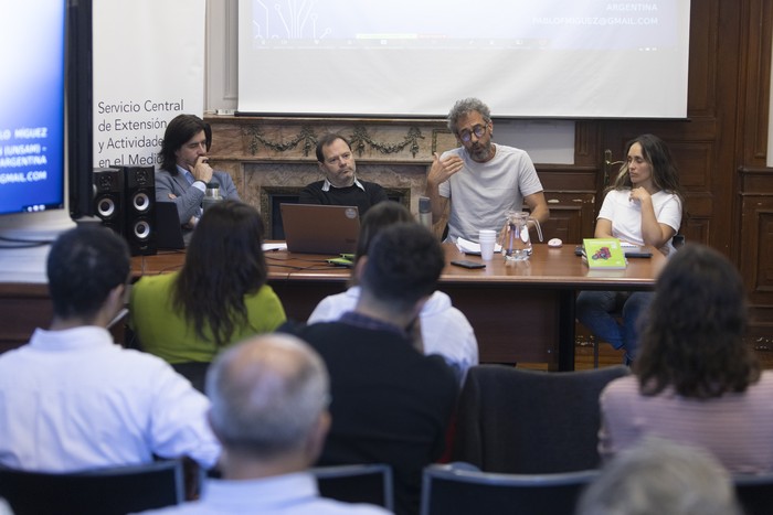 Nicolás Marrero, Pablo Míguez, Alejandro Mariatti y Noelia López en la segunda edición de las “Jornadas sobre capitalismo de plataformas y uberización del trabajo”, el 19 de noviembre, en el Espacio Interdisciplinario de la Udelar. · Foto: Ernesto Ryan