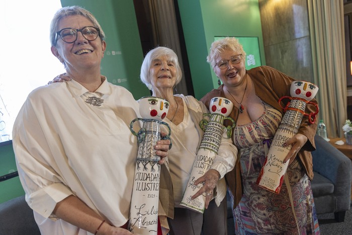 Foto principal del artículo 'Ciudadanas ilustres de Montevideo: Lilián Abracinskas, Karina Núñez y Rosario Aguirre fueron reconocidas por sus aportes para la igualdad de género' · Foto: Rodrigo Viera Amaral