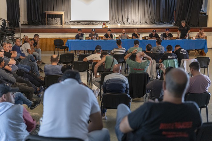 Asamblea de Foica, el 4 de diciembre, en el Cerro. · Foto: Ernesto Ryan