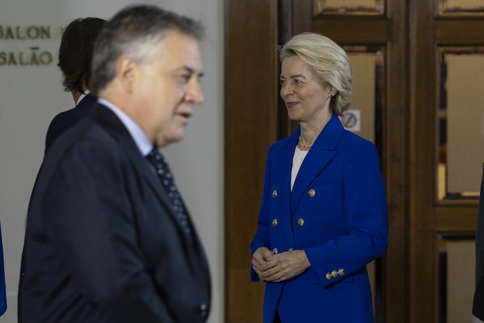 Omar Paganini y Ursula Von Der Leyen, el 6 de diciembre de 2024, en el Edificio Mercosur. · Foto: Rodrigo Viera Amaral