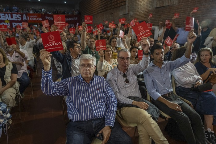 Durante la convención, el 7 de diciembre, en la Casa del Partido Colorado. · Foto: Mara Quintero