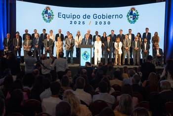 Presentación del gabinete del gobierno electo, el 12 de diciembre, en el hotel Radisson. · Foto: Gianni Schiaffarino