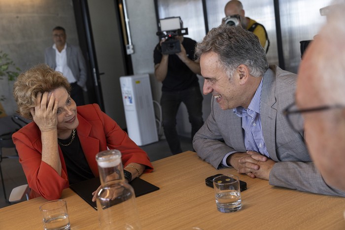 Dilma Rousseff y Yamandú Orsi, el 27 de diciembre, durante la reunión mantenida en Montevideo. · Foto: Rodrigo Viera Amaral