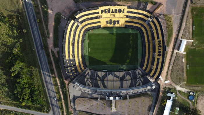 Estadio Campeón del Siglo. · Foto: Gianni Schiaffarino