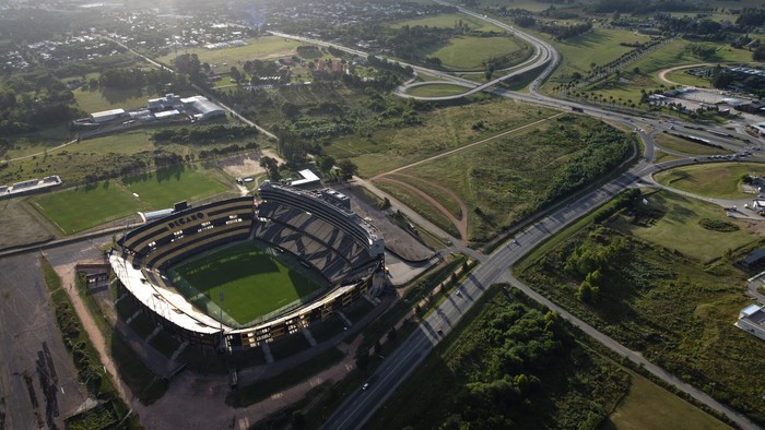 Estadio Campeón del Siglo. · Foto: Gianni Schiaffarino