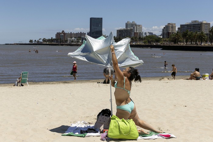 Foto principal del artículo 'Recomendaciones del Sinae ante la primera ola de calor del verano' · Foto: Rodrigo Viera Amaral