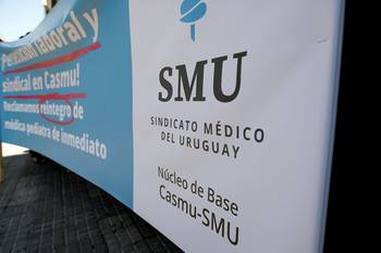 Foto principal del artículo 'SMU rechazó en asamblea extraordinaria la reforma de la Caja de Profesionales que presentó el gobierno' · Foto: Alessandro Maradei